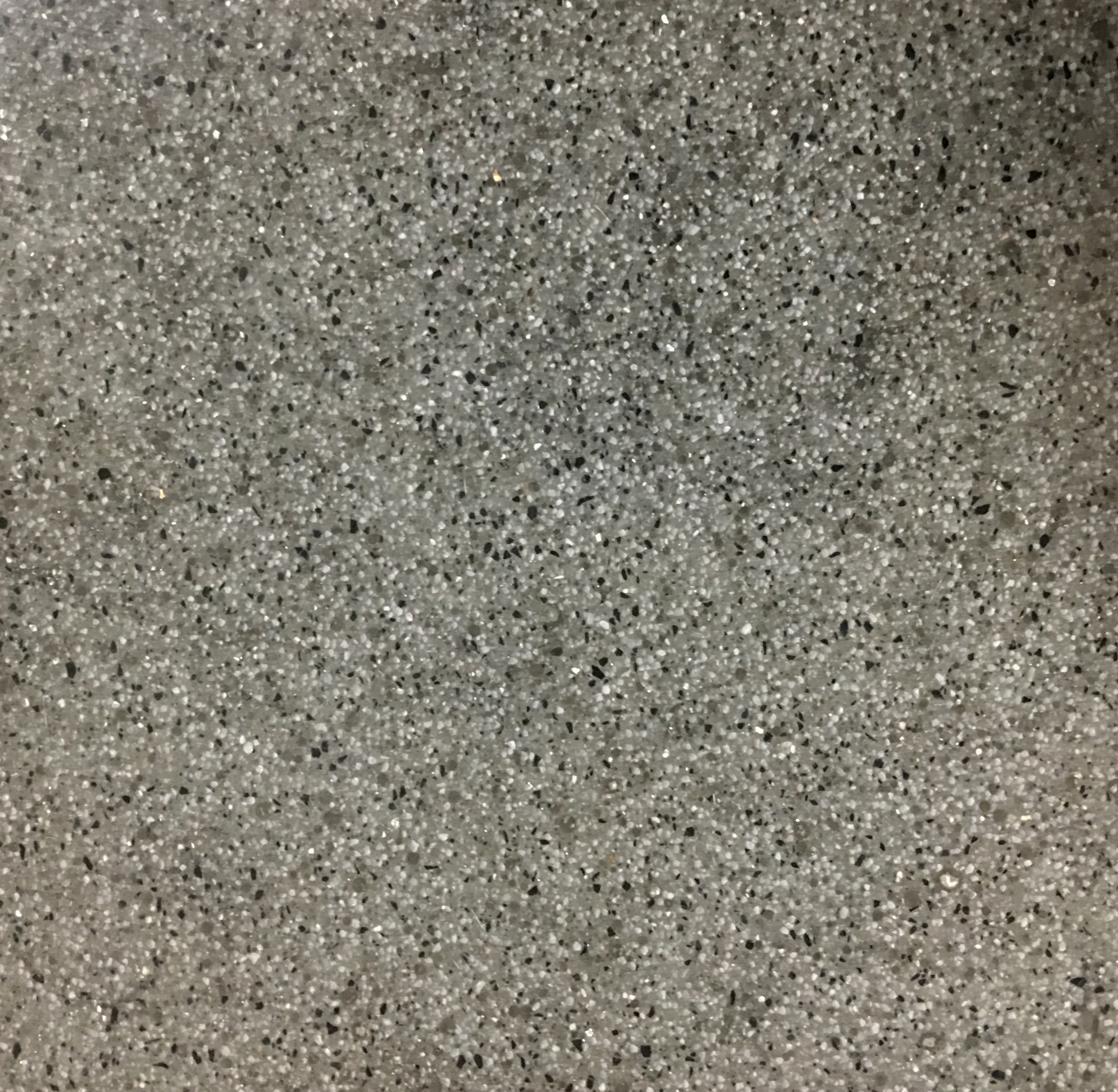 852